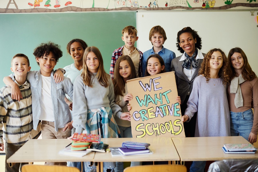 decorating students in school